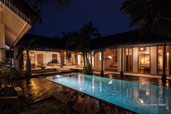 Image 16 from Villa familiale de 4 chambres à coucher à vendre à Berawa Bali