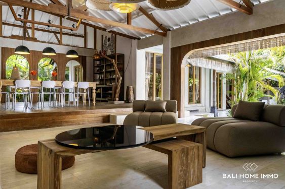 Image 3 from Dijual Vila Keluarga Tepi Sungai 4 Kamar di Berawa Bali