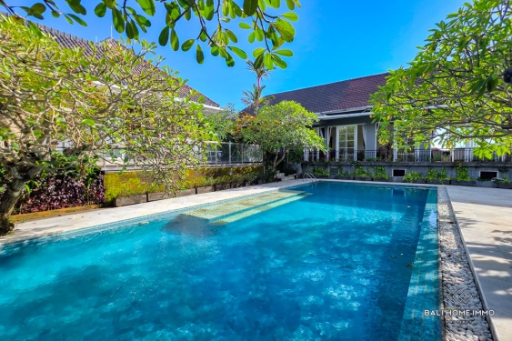 Villa 7 Kamar berpemandangan Sungai dan Sawah untuk Dijual dan Disewa di Bali Berawa