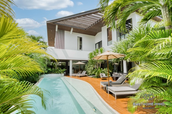 Image 1 from Villa de 4 chambres avec vue sur le toit, à vendre en bail emphytéotique à Umalas, Bali