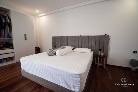 Image 12 from VILA 3 KAMAR TIDUR YANG LAPANG UNTUK DIJUAL DI KUTA