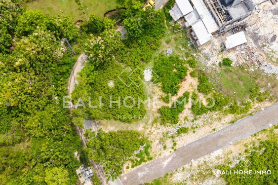 Image 2 from Petit terrain commercial en pleine propriété à vendre à Bingin