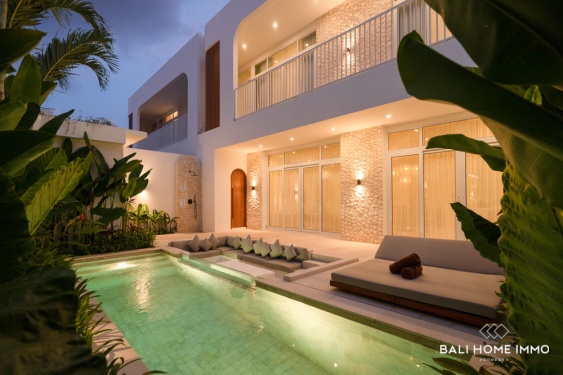 SOPHISTICATED 2 BEDROOM VILLA FOR SALE LEASEHOLD IN BINGIN