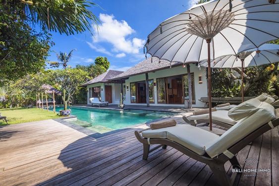 Image 2 from Spacieuse villa de 2 unités à vendre en location à Bali Seminyak