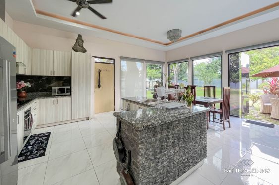 Image 6 from Villa Keluarga 3 Kamar yang Luas Disewakan di Kerobokan Bali