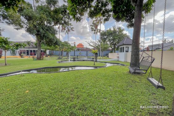 Image 15 from Villa Keluarga 3 Kamar yang Luas Disewakan di Kerobokan Bali