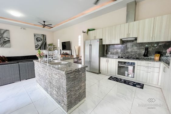 Image 7 from Villa Keluarga 3 Kamar yang Luas Disewakan di Kerobokan Bali