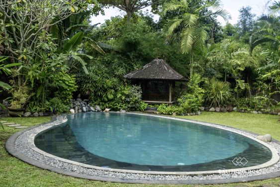 Image 2 from Disewakan Vila Keluarga 3 Kamar dengan Taman di Seminyak