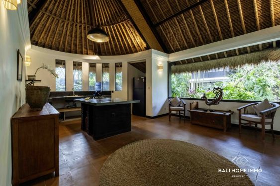Image 15 from Spacious 3-Bedroom Family Villa with Garden for Rent in Seminyak