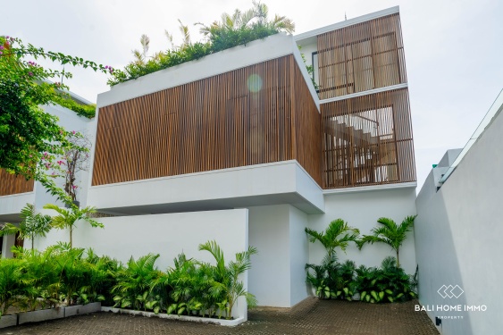 Spacious 3-Bedroom Rice Field View Villa for Rent and Sale in Pererenan