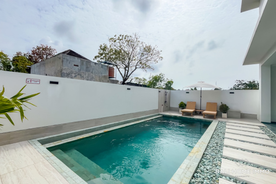 Image 3 from SPACIOUS 3 BEDROOM STUNNING VILLA FOR SALE LEASEHOLD IN BALI JIMBARAN
