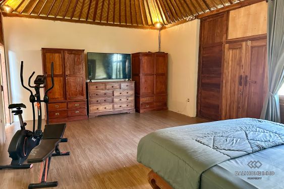 Image 9 from Spacious 3 Bedroom Tropical Villa for Rent Yearly in Kerobokan