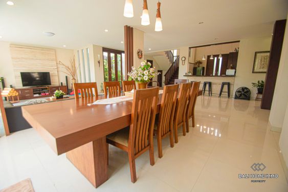 Image 2 from Spacieuse villa de 5 chambres à louer au mois à Bali Kuta Legian