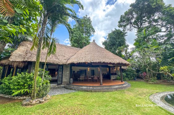 Image 3 from Disewakan Vila Keluarga 3 Kamar dengan Taman di Seminyak