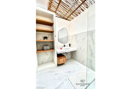 Image 12 from Villa luas 3 Kamar dengan taman Dijual di Bali Berawa Canggu