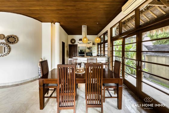 Image 7 from Spacieuse villa de 3 chambres avec jardin à vendre à distance de marche de la plage de Berawa