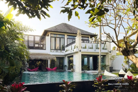 Image 1 from VILA 3 KAMAR TIDUR YANG LUAS UNTUK DISEWAKAN DI TEPI PANTAI PERERENAN BALI