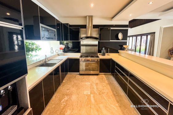 Image 7 from Spacious 3 Bedroom Villa for rent walking distance to Nelayan Beach Canggu