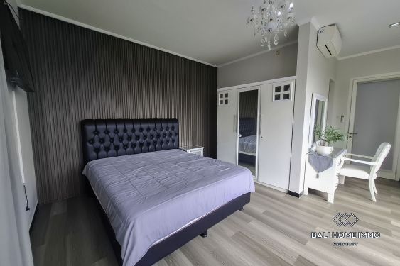 Image 8 from Villa Luas dengan 4 Kamar Tidur dan Pemandangan Laut Dijual di Ungasan