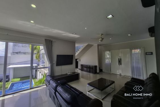 Image 4 from Villa Luas dengan 4 Kamar Tidur dan Pemandangan Laut Dijual di Ungasan