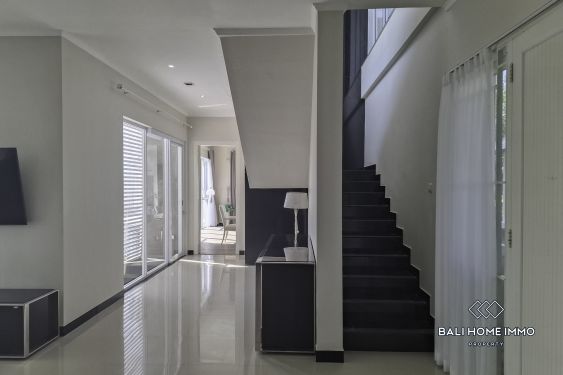 Image 14 from Villa Luas dengan 4 Kamar Tidur dan Pemandangan Laut Dijual di Ungasan
