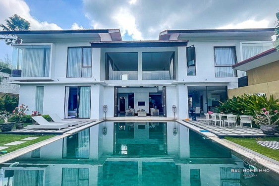 Spacious 4 bedroom villa for rent in Nyanyi Bali