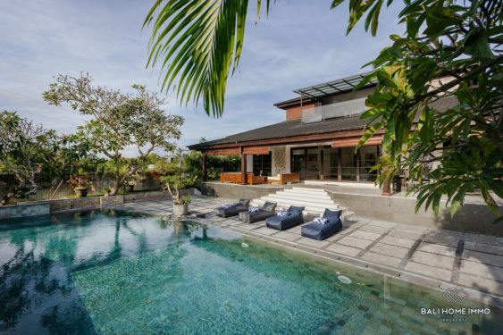 Image 2 from SPACIOUS 4 BEDROOM VILLA FOR RENTS IN BALI PERERENAN