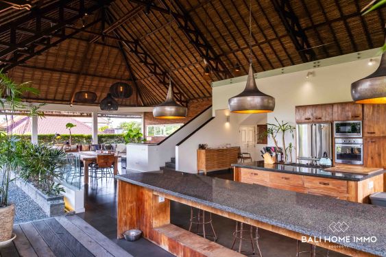 Image 17 from villa luas 4 kamar tidur dijual hak sewa di Bali Canggu Berawa