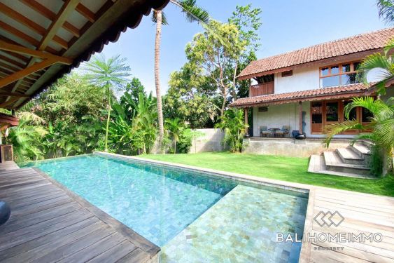 Image 1 from Villa Luas 4 Kamar Dikontrak Jangka Panjang di Bali Umalas