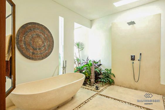 Image 17 from Spacious 4 Bedroom Villa for Yearly Rent in Bali Seminyak