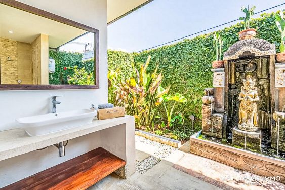 Image 17 from SPACIOUS 5 BEDROOM VILLA FOR SALE AND RENTAL IN BALI UMALAS