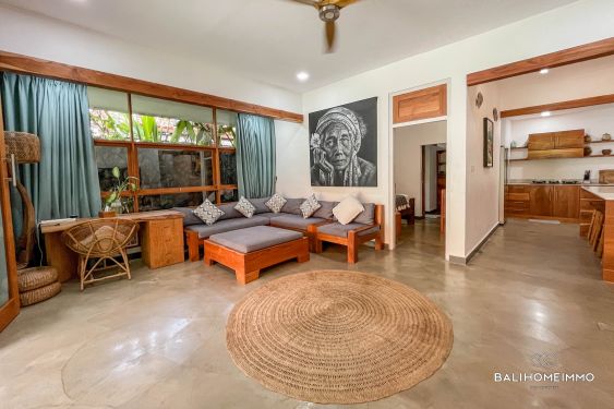 Image 5 from Vila 4 kamar tidur yang luas di Kuta untuk dijual