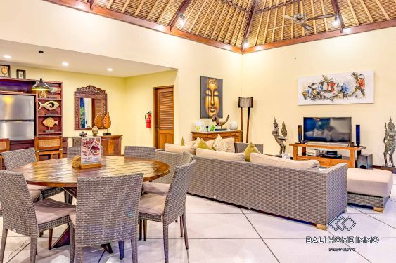 Image 3 from Vila Keluarga 5 Kamar yang Luas untuk Disewa di Tepi Pantai Seminyak