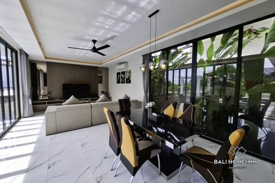 Image 6 from Vila Luas 5 Kamar dan Pemandangan Laut Dijual Hak Milik di Ungasan – Ketenangan yang Tak Tertandingi