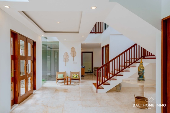 Image 12 from Spacious 5 Bedroom Ocean View Villa with Gardens For Sale and Rent in Nusa Dua