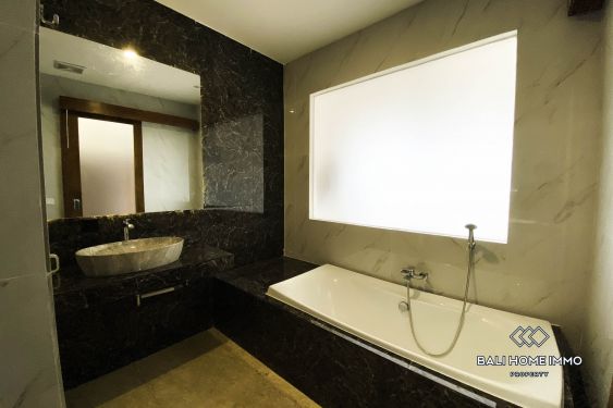 Image 16 from Spacious 5 Bedroom Ocean View Villa with Gardens For Sale and Rent in Nusa Dua