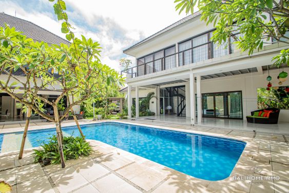 Image 2 from Spacious 5 Bedroom Villa for Rentals in Bali Seminyak