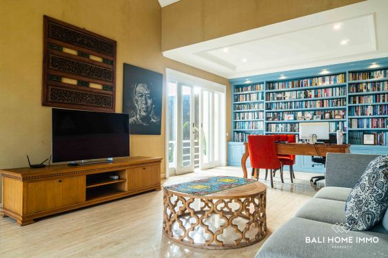 Image 10 from Spacious 5 Bedroom Villa for Sale and Rent in Bali Umalas