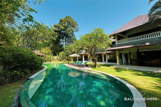 Image 2 from Spacious 5 Bedroom Villa For Sale Leasehold in Bali Umalas
