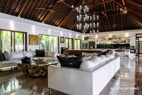 Image 7 from Villa de 5 chambres avec vue sur la ceinture de verdure à vendre près de Berawa Canggu