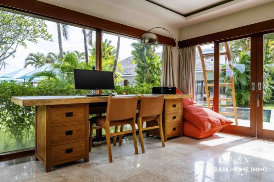 Image 15 from Villa de 5 chambres avec vue sur la ceinture de verdure à vendre près de Berawa Canggu