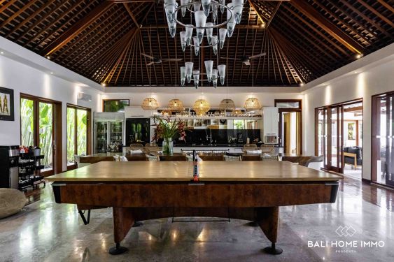 Image 9 from Villa de 5 chambres avec vue sur la ceinture de verdure à vendre près de Berawa Canggu