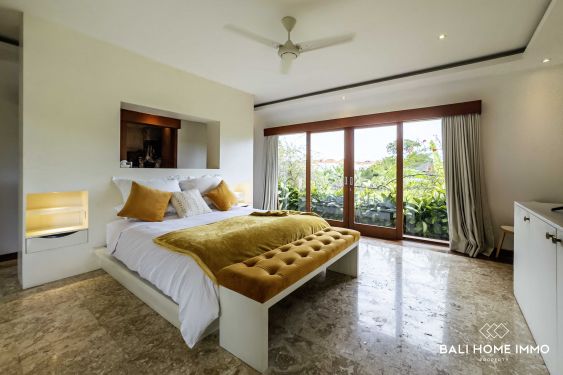 Image 18 from Villa de 5 chambres avec vue sur la ceinture de verdure à vendre près de Berawa Canggu