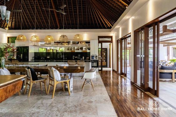 Image 10 from Villa de 5 chambres avec vue sur la ceinture de verdure à vendre près de Berawa Canggu