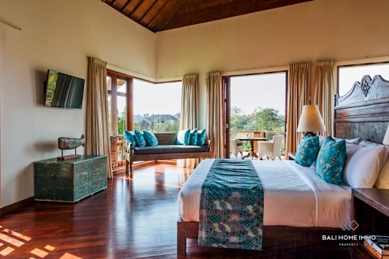 Image 12 from Villa luas dengan 5 kamar untuk disewa bulanan di Umalas, Bali.