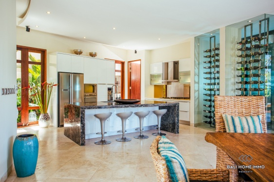 Image 7 from Villa luas dengan 5 kamar untuk disewa bulanan di Umalas, Bali.