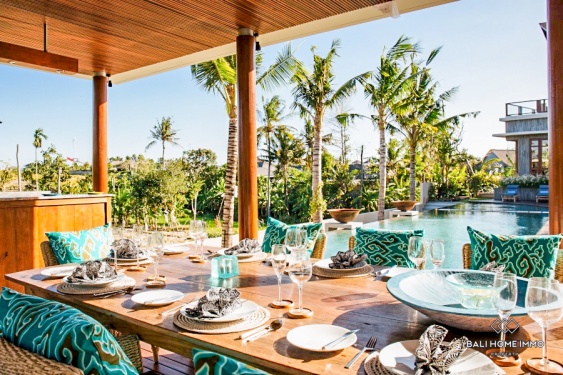 Image 3 from Villa luas dengan 5 kamar untuk disewa bulanan di Umalas, Bali.