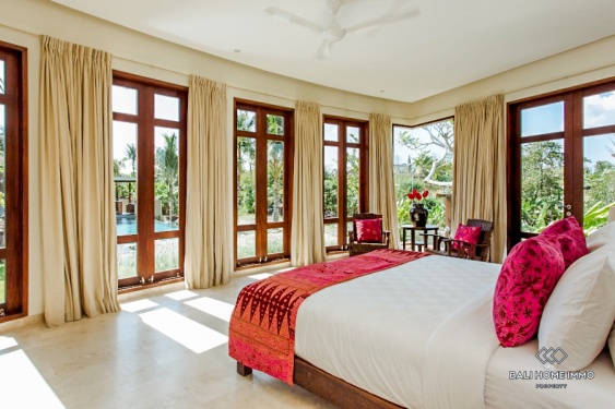 Image 14 from Villa luas dengan 5 kamar untuk disewa bulanan di Umalas, Bali.