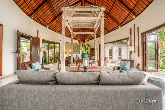 Image 6 from Villa luas dengan 5 kamar untuk disewa bulanan di Umalas, Bali.