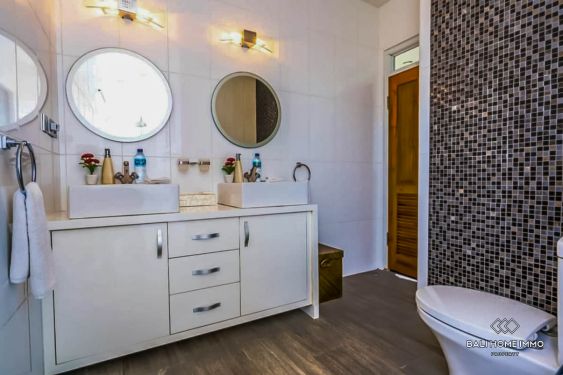 Image 12 from SPACIEUSE VILLA DE 5 CHAMBRES À VENDRE ET À LOCATION MENSUELLE ET ANNUELLE À BALI - PANDAWA